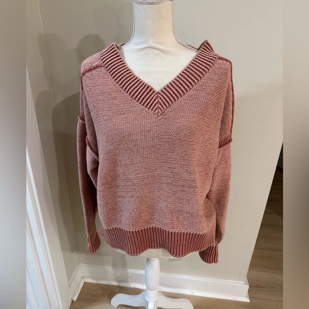 Size Medium American Eagle Women's Pink Knit Sweater